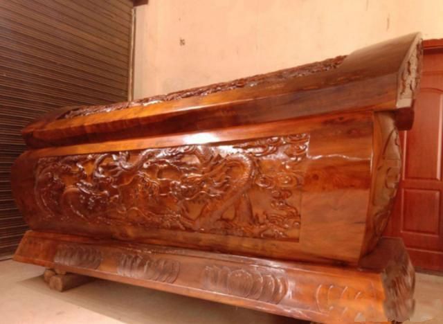 ������˭����Ĺ ���ºܶ������������