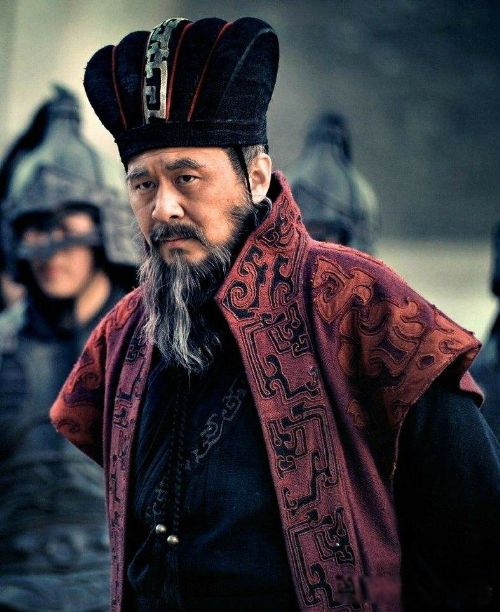 曹操为什么不称帝 长期挟天子以令诸侯的原因