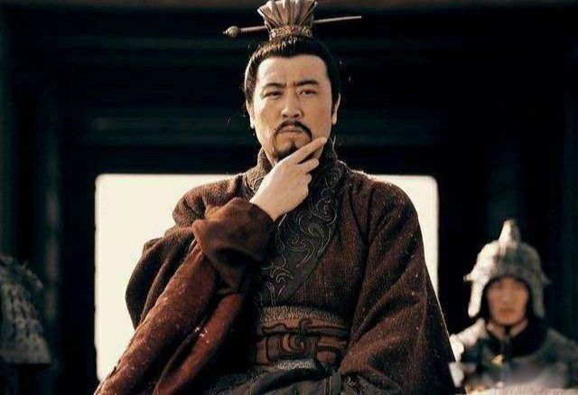 曹操为什么不称帝 长期挟天子以令诸侯的原因
