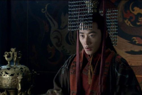 曹操为什么不称帝 长期挟天子以令诸侯的原因