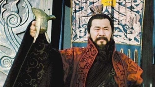 曹操为什么不称帝 长期挟天子以令诸侯的原因