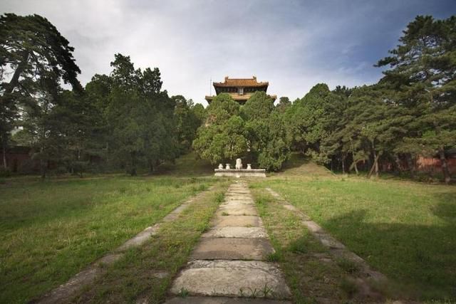 ʮ������˭��Ĺ�� Ϊʲô����ֻ��������ʮ����