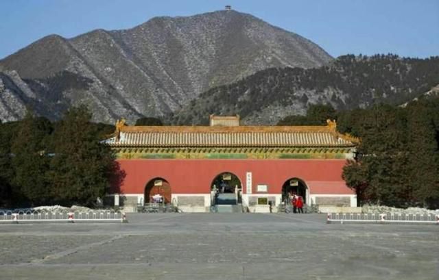 ʮ������˭��Ĺ�� Ϊʲô����ֻ��������ʮ����