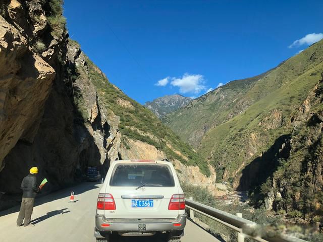 自驾游去西藏川藏线和青藏线哪个更安全 给您几点建议