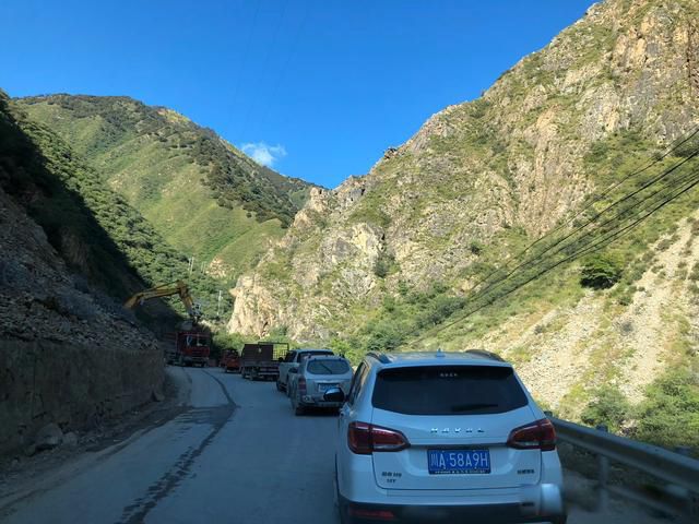 自驾游去西藏川藏线和青藏线哪个更安全 给您几点建议