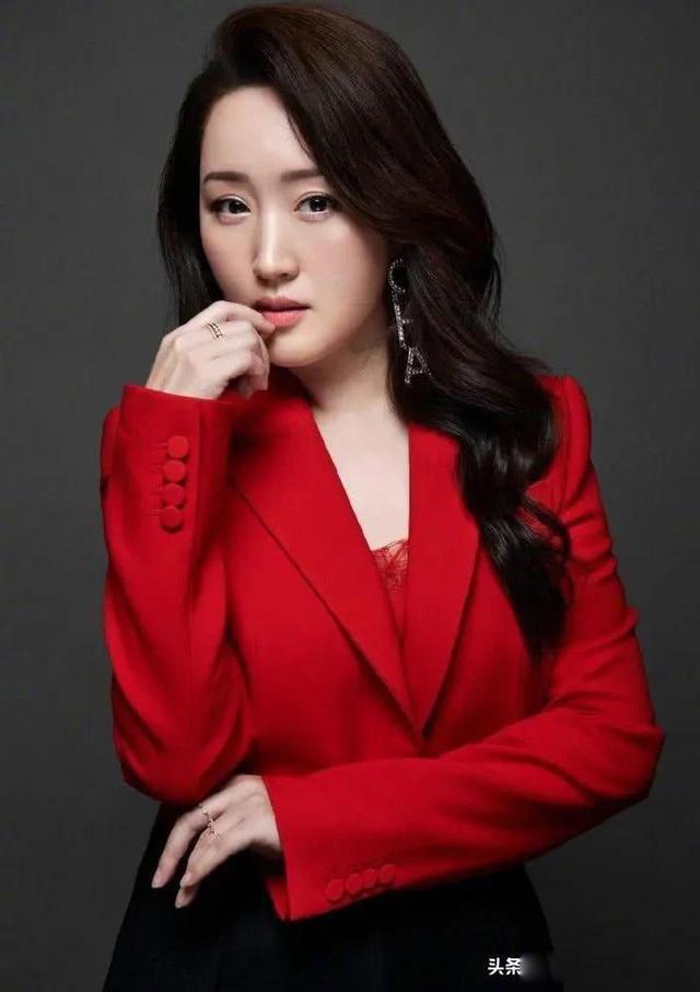 杨钰莹的红楼事件是怎么回事 主要是与赖氏兄弟有关系