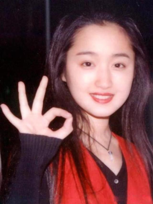 杨钰莹的红楼事件是怎么回事 主要是与赖氏兄弟有关系