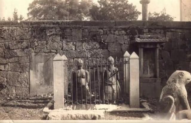 ����Ĺǰ�����������һ�� ������ǰ���������