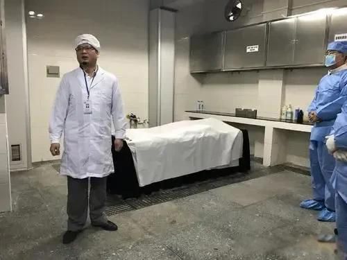 ���᳡��¯��ҽ���Ϊʲô ʬ��𻯕r������������