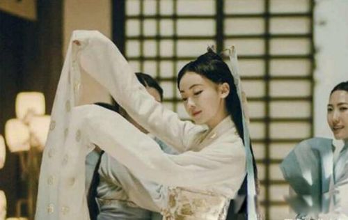 ��ʼ�ʸ��׵�����˭ �ǲ�������Τ�Ķ���