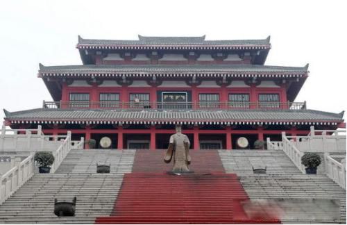 ��ʼ���м�λ���˺ͺ��� 33����Ů�³�����