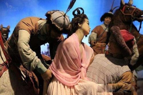 ����֮�ܳܵ�ʲô�̶� ��Ů�˵����峥�����Ե�ծ��