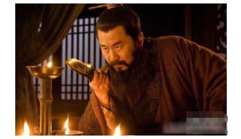 曹操为什么不称帝 不如坚持把戏演下去