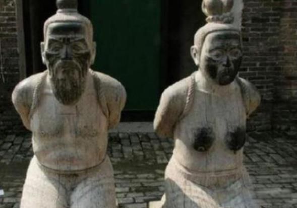 岳飞墓前跪五个人是谁 最早的跪像在明朝出现