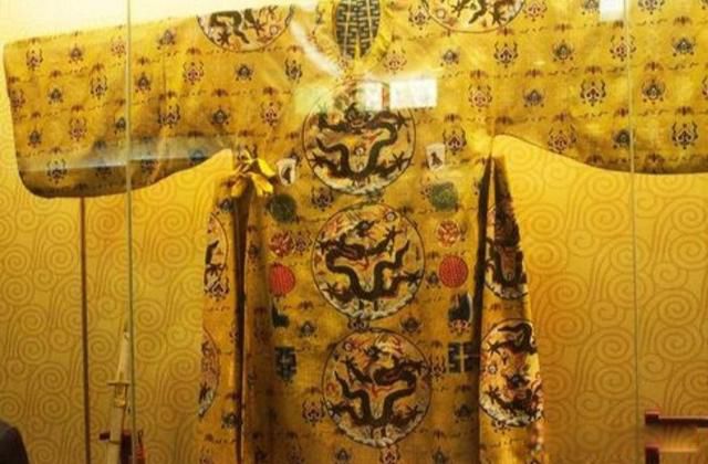 定陵是谁的陵墓 是谁挖的?为什么挖