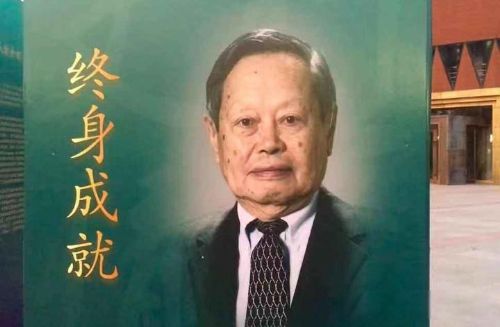 李政道和杨振宁谁的成就大 两人决裂决裂的导火索