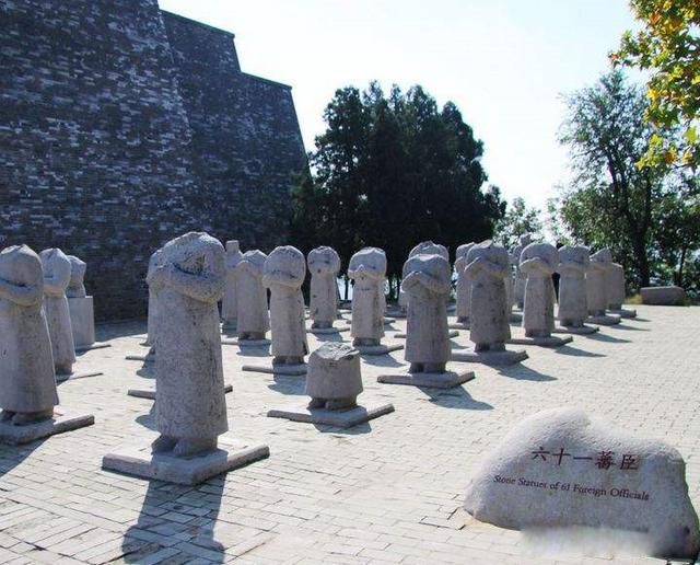 61尊石像为什么没有头部呢 目前主要有三个说法