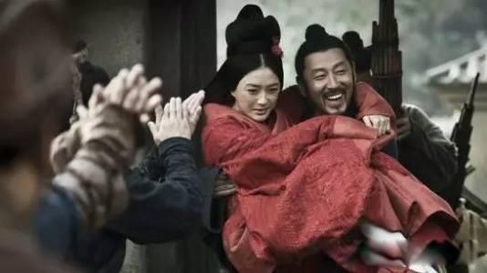 戚夫人做了什么彻底惹怒了吕后 戚姬触犯了吕后的底线