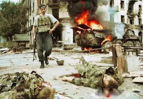 �����Ͷ���˹�Ĺ�ϵ �Ƕ���˹��һ����������