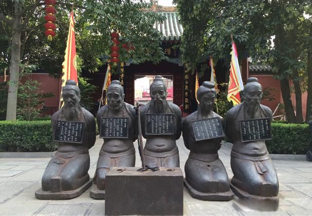 ����Ĺǰ���������˭ ���������Ϊ�μ��˺����Ƴ���