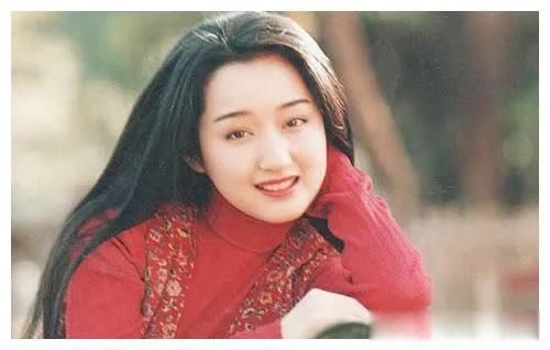 杨钰莹为什么叫岗岗 她的父母是在江西的石岗村相识相恋