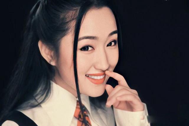 杨钰莹为什么叫岗岗 她的父母是在江西的石岗村相识相恋