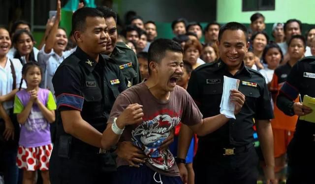 ̩����Ϊʲô��Ը�⵱�� �����ֳ�����Ů������