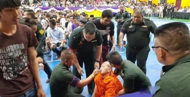 ̩����Ϊʲô��Ը�⵱�� �����ֳ�����Ů������