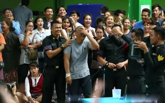 ̩����Ϊʲô��Ը�⵱�� �����ֳ�����Ů������