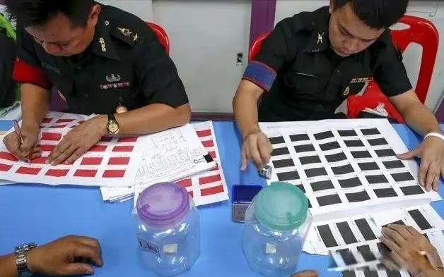 ̩����Ϊʲô��Ը�⵱�� �����ֳ�����Ů������