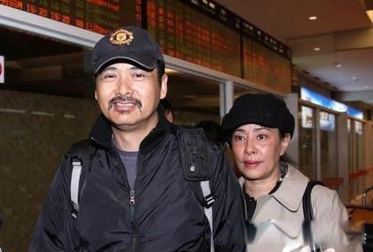 周润发为什么不生儿育女 据说有过一个孩子