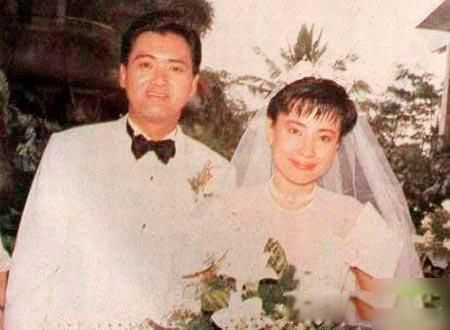 周润发为什么不生儿育女 据说有过一个孩子