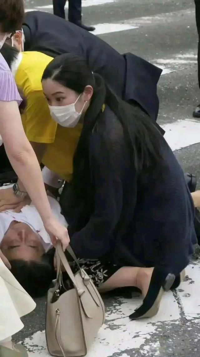 安倍晋三女保镖石田萌美,到底能力怎么样?