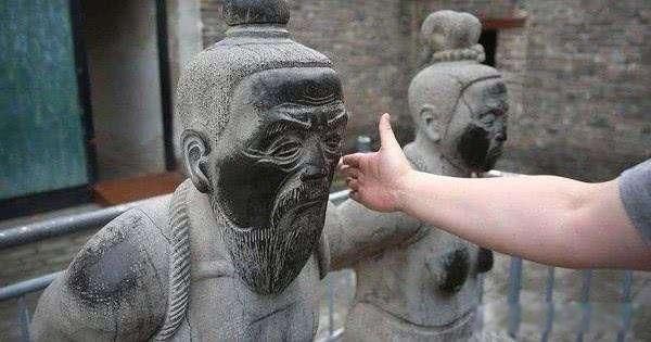 ����Ĺǰ��4������˭ ���ֻʣ��4��,��˭���ù���