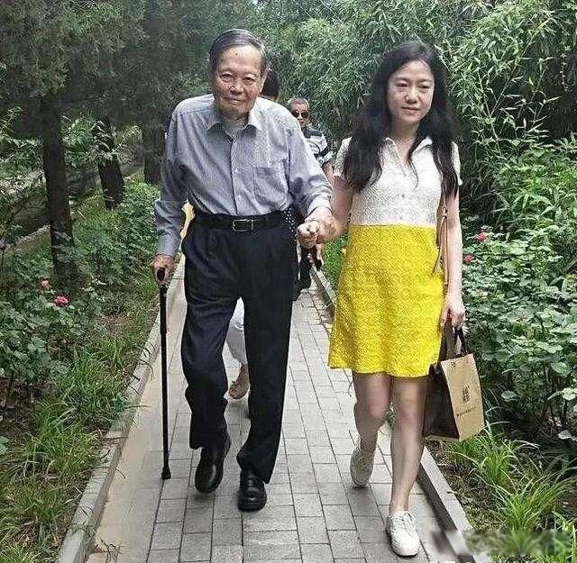 翁帆与杨振宁结婚真相 这和真爱完全没有关系