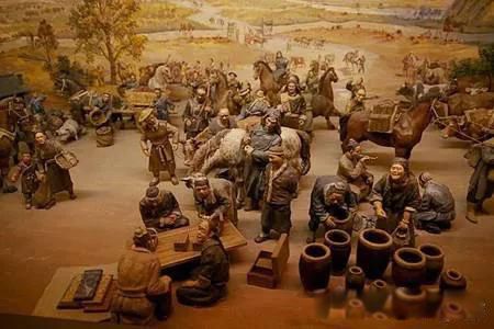 �ܲٵ�Ĺ������� ��ͳ��Ȩֻ����Ĺ���ǿ���Ц