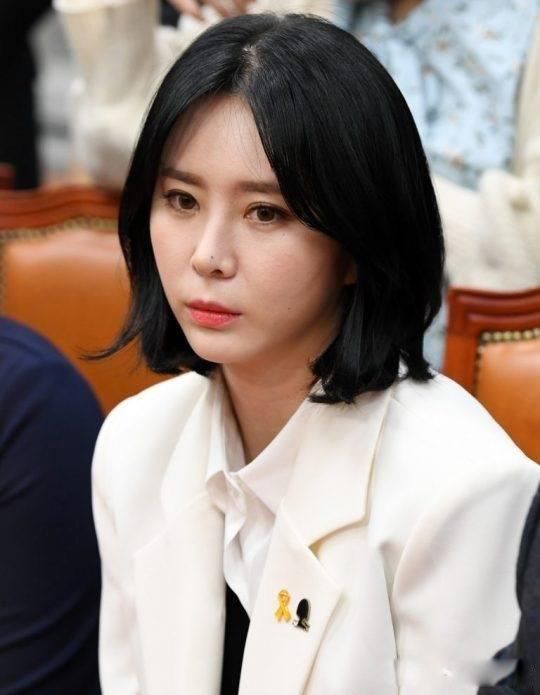 �����Ʒ���Ů���ǵ����ж�ֲ� ������������׬Ǯȡ��