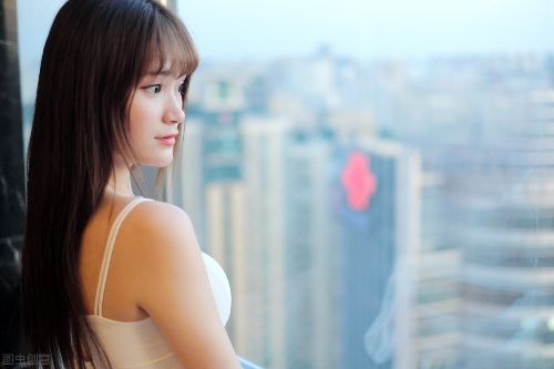 �зŮ��ʲô��˼ �����˴������˵�һ��Ů��