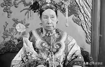 ���Ӣ������ı��ﶼ�͸���˭ �ٹ��𾪵ĵ�Ĺ����������֮