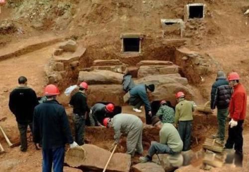 ��ʼ����Ĺ������ �������Ž��������ھ�