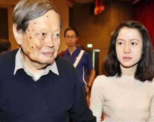 ��������������˭�ĳɾʹ� ��Ӧ���ܵ����ǵ���