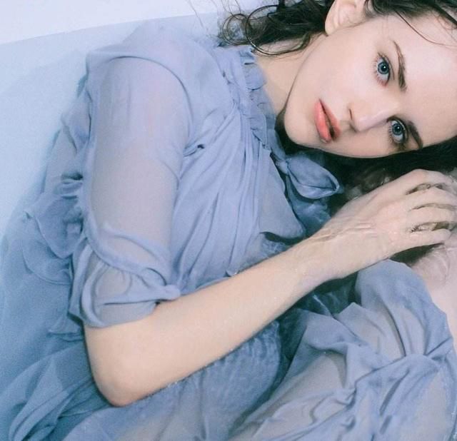 ����˹��Ů���� �������ӿ���ӵ��4������