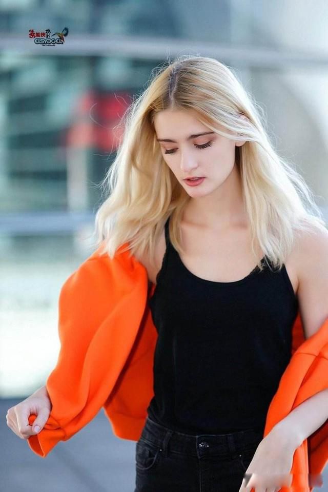 ����˹��Ů���� �������ӿ���ӵ��4������