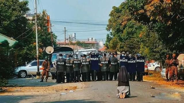 ��鱱��Ů���³�ͼƬ ���������񡱾�����鱱