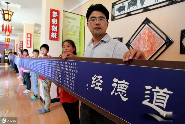 天地不仁以万物为刍狗,圣人不仁以百姓为刍狗 可以有两种情绪