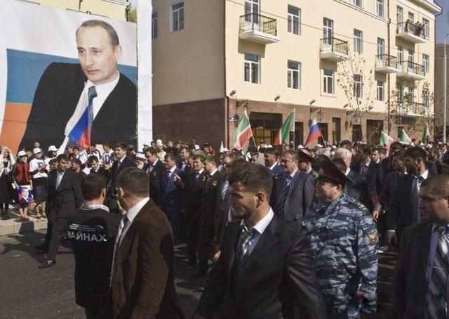 �������͹�������˿� ������ǿ����Сս������