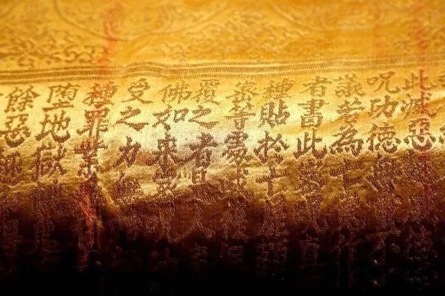 ���Ӣ���ı������ڻ��д��ڵ��� ���嶫�������ı���������