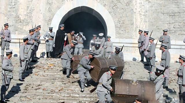 ���Ӣ���ı������ڻ��д��ڵ��� ���嶫�������ı���������