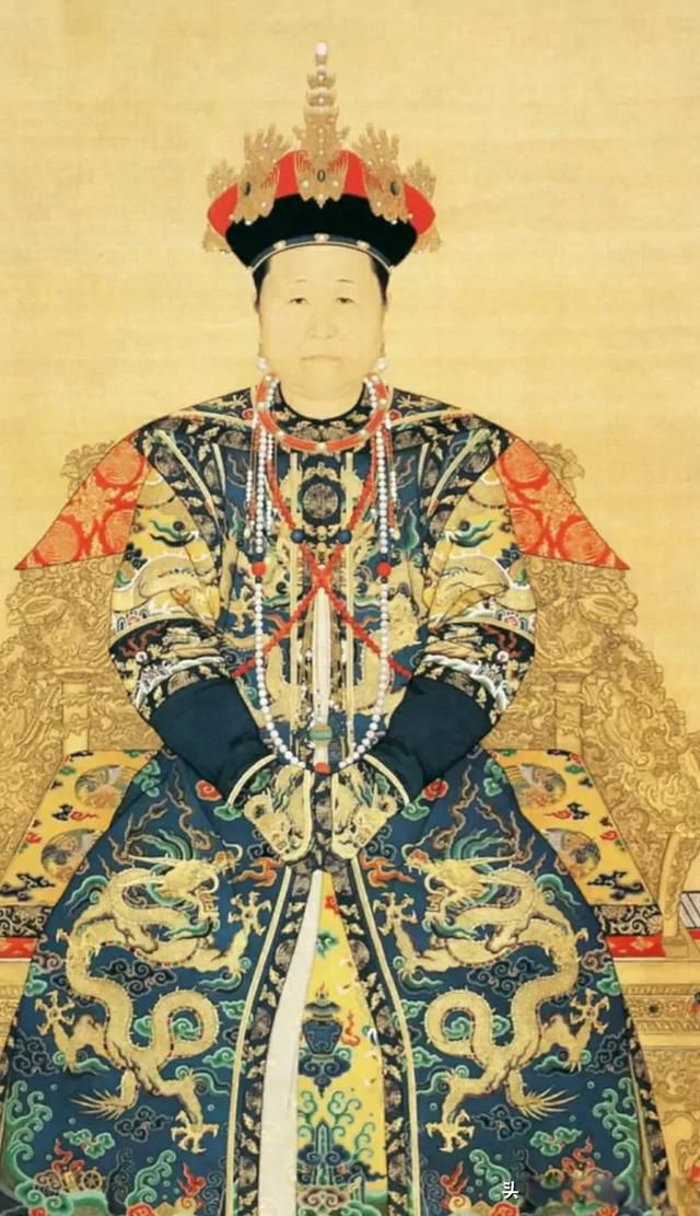 毕竟顺治 5 岁即位康熙 7 岁即位,两位小皇帝都是由孝庄太后亲手调教