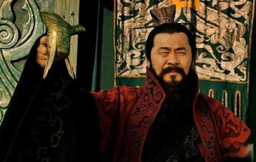 曹操是一个人怎样的人 鲁迅先生的评价至少是个英雄